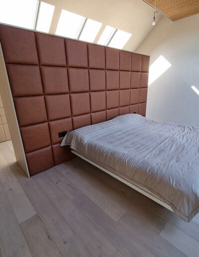 Namas su ąžuolu - kovo22.lt