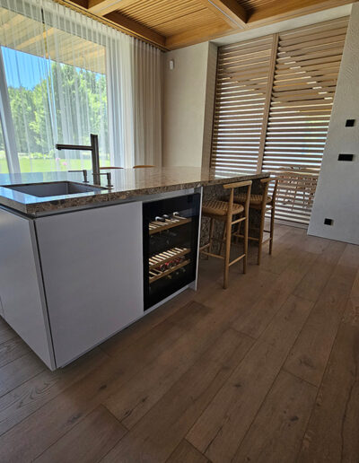 Namas su ąžuolu - kovo22.lt